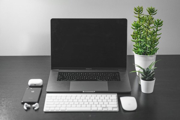 Découvrez comment slidor, l'agence webflow, crée des sites uniques