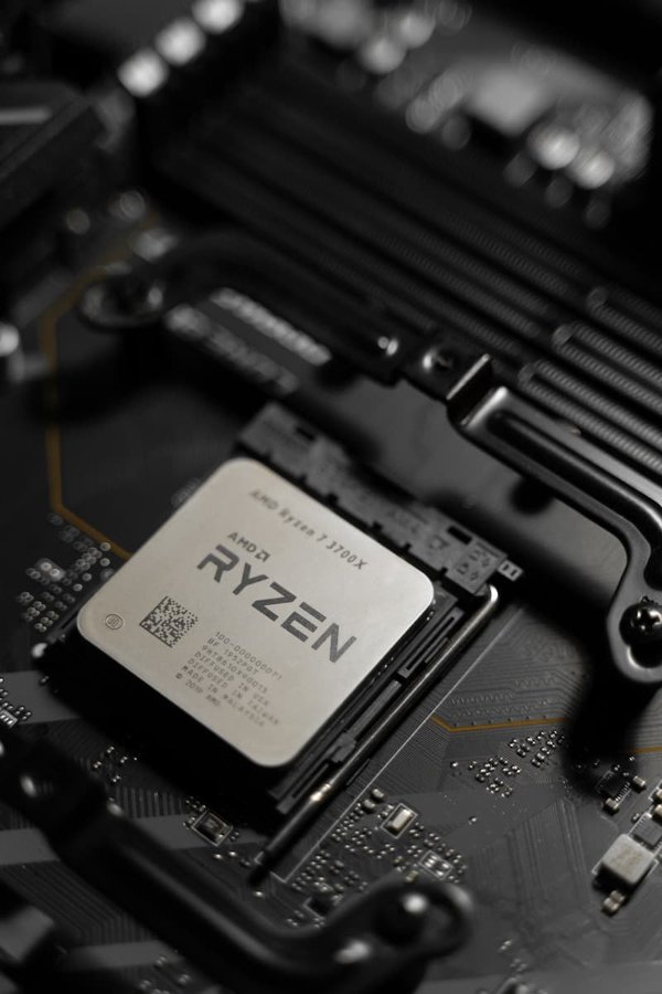 Quelle carte mère pour Ryzen 5000 ?